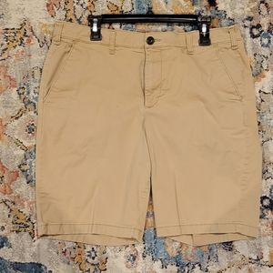 Hollister Light Beige Size 36 Khaki Shorts